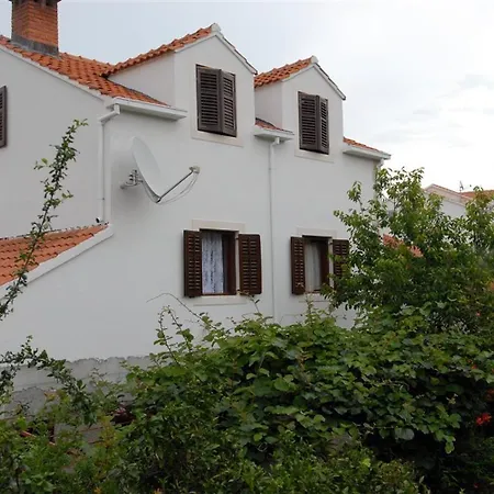 Stone Garden Appartement